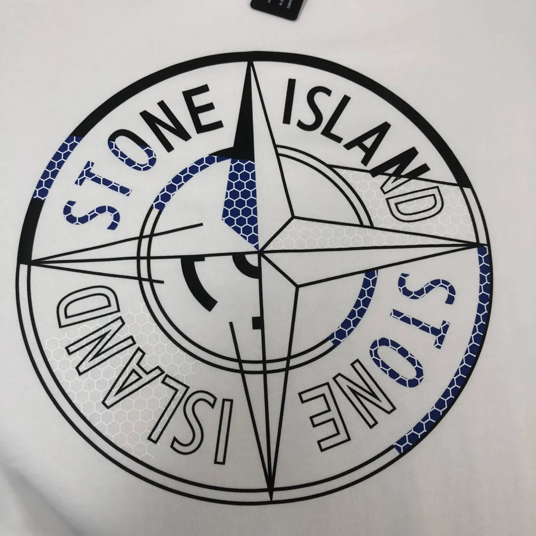 P180 Stone Island 2025 latest T-shirt, couple style ~ Original order, fashionable and casual short T-shirt, specially made of customized cotton fabric ~ Cotton T-shirt ~ Pre-washed to prevent deformation and shrinkage problem, more comfortable and breathable on the body ~ All available from stock ~ Unique design style, trendy must-have item, complete with three standards 👍 Color: black/white Size: S M L XL (larger version, please indicate your height and weight when placing an order)